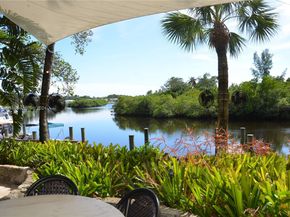 425 Pumpkin Dr, Palm Beach Gardens FL 33410