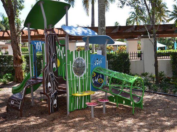 425 Pumpkin Dr, Palm Beach Gardens FL 33410