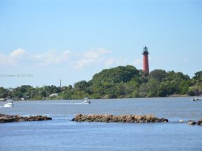 425 Pumpkin Dr, Palm Beach Gardens FL 33410