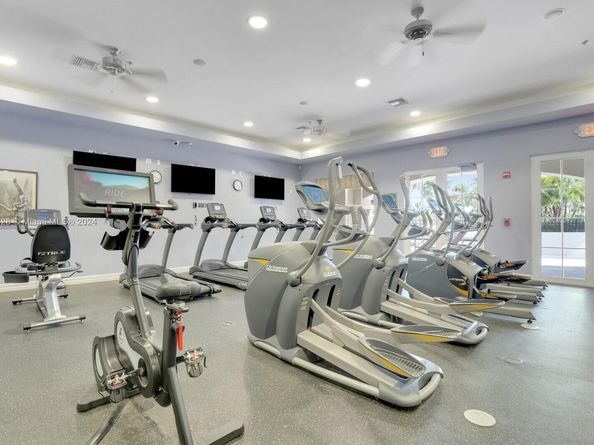 425 Pumpkin Dr, Palm Beach Gardens FL 33410