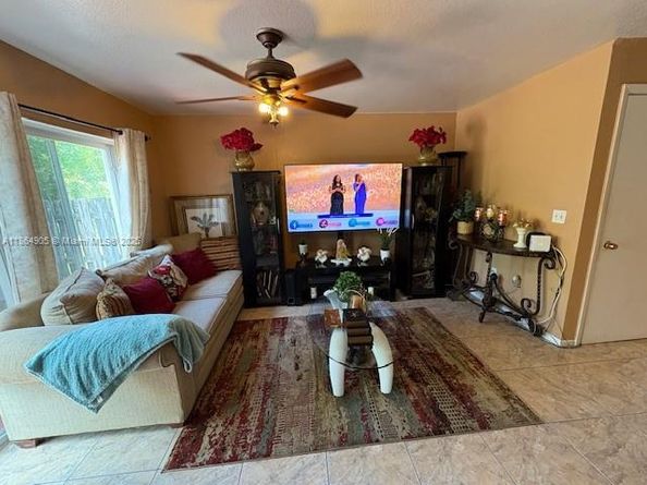 2753 NW 13th St, Pompano Beach FL 33069