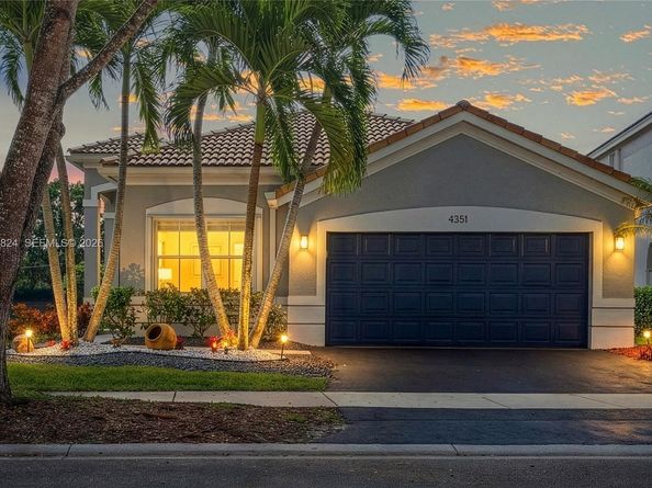 4351 Foxtail Ln, Weston FL 33331