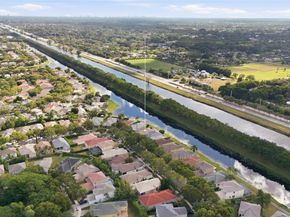 4351 Foxtail Ln, Weston FL 33331