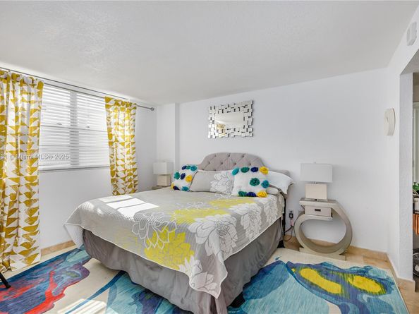345 Ocean Dr 211, Miami Beach FL 33139