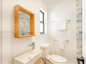 317 Bayberry Dr, Plantation FL 33317