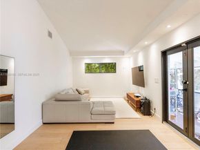 317 Bayberry Dr, Plantation FL 33317