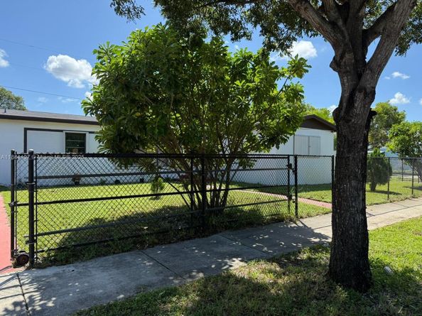 Undisclosed Address #A11881107, Miami Gardens FL 33169