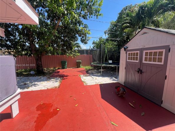317 W 36th St, Hialeah FL 33012