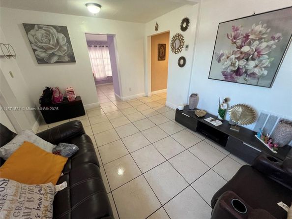317 W 36th St, Hialeah FL 33012