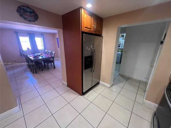 317 W 36th St, Hialeah FL 33012