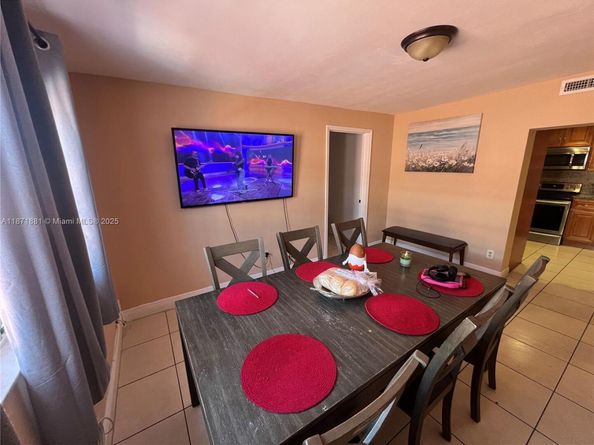 317 W 36th St, Hialeah FL 33012