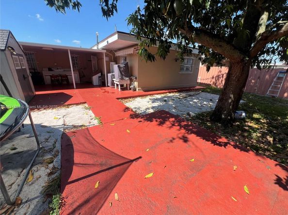 317 W 36th St, Hialeah FL 33012