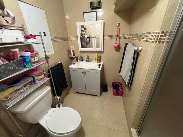 317 W 36th St, Hialeah FL 33012