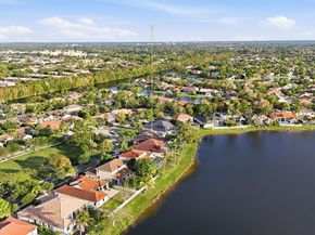 727 Lake Blvd, Weston FL 33326