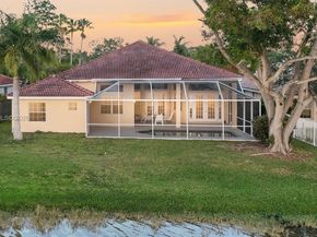 727 Lake Blvd, Weston FL 33326