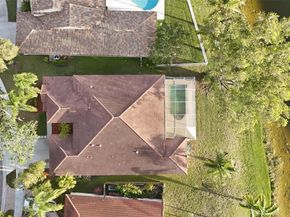 727 Lake Blvd, Weston FL 33326