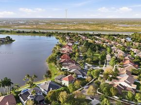 727 Lake Blvd, Weston FL 33326