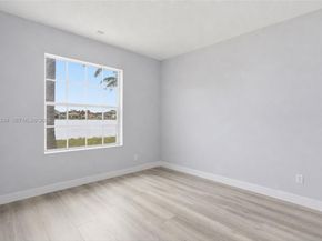 727 Lake Blvd, Weston FL 33326