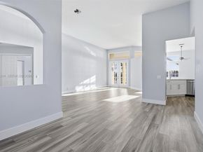 727 Lake Blvd, Weston FL 33326