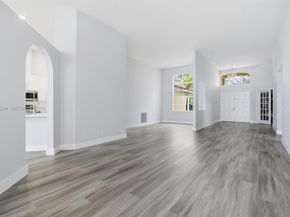 727 Lake Blvd, Weston FL 33326