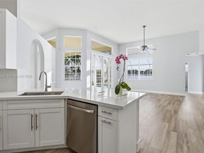 727 Lake Blvd, Weston FL 33326