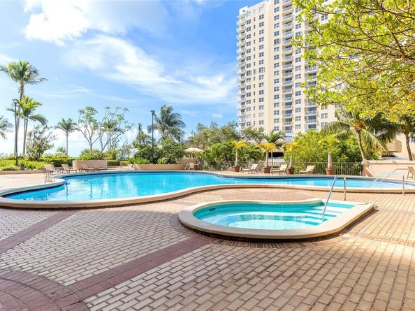 520 Brickell Key Dr A1817, Miami FL 33131