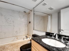 520 Brickell Key Dr A1817, Miami FL 33131