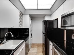 520 Brickell Key Dr A1817, Miami FL 33131