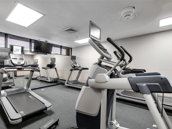 520 Brickell Key Dr A1817, Miami FL 33131