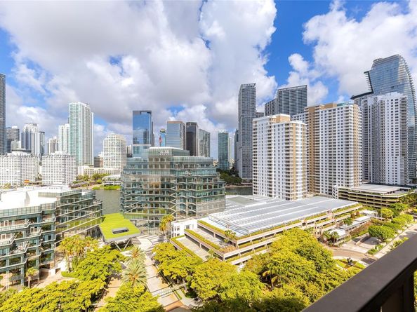 520 Brickell Key Dr A1817, Miami FL 33131
