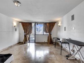 520 Brickell Key Dr A1817, Miami FL 33131