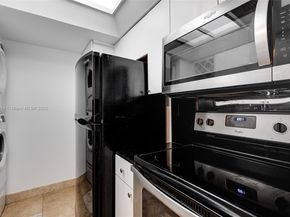 520 Brickell Key Dr A1817, Miami FL 33131