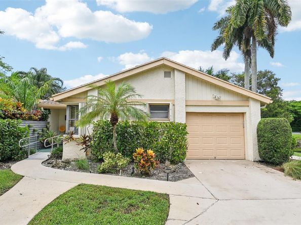 4314 Acacia Cir, Coconut Creek FL 33066
