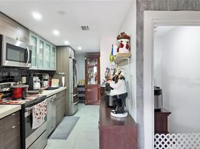 1461 E 7th Ct, Hialeah FL 33010