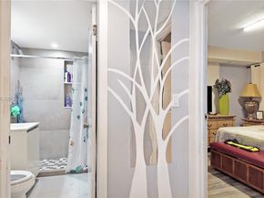 1461 E 7th Ct, Hialeah FL 33010