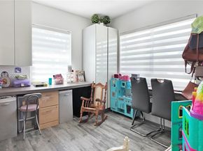 1461 E 7th Ct, Hialeah FL 33010