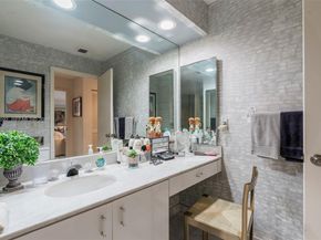 2 Eastgate Dr C, Boynton Beach FL 33436