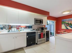 2 Eastgate Dr C, Boynton Beach FL 33436