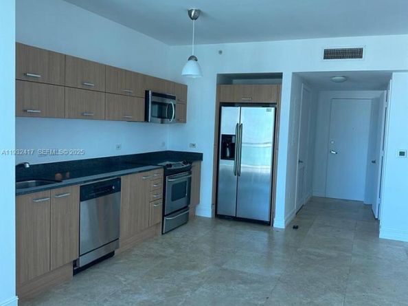 350 S Miami Ave 2913, Miami FL 33130