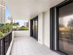 1581 Brickell Ave 107, Miami FL 33129