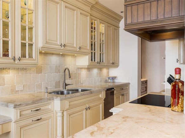 1581 Brickell Ave T104, Miami FL 33129