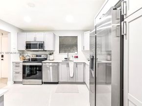 601 Ives Dairy Rd 00, Miami FL 33179