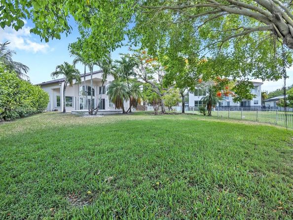 5466 SW 187th Ter, Miramar FL 33029