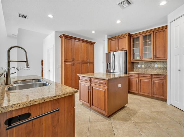 5466 SW 187th Ter, Miramar FL 33029