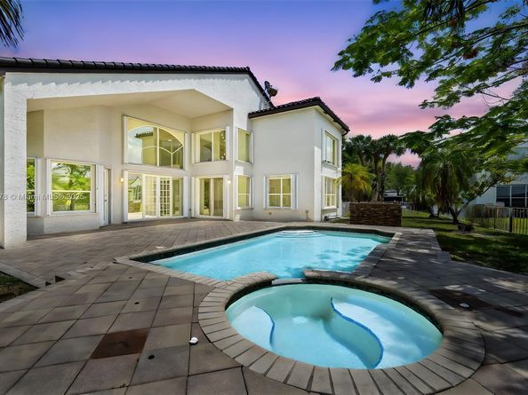5466 SW 187th Ter, Miramar FL 33029