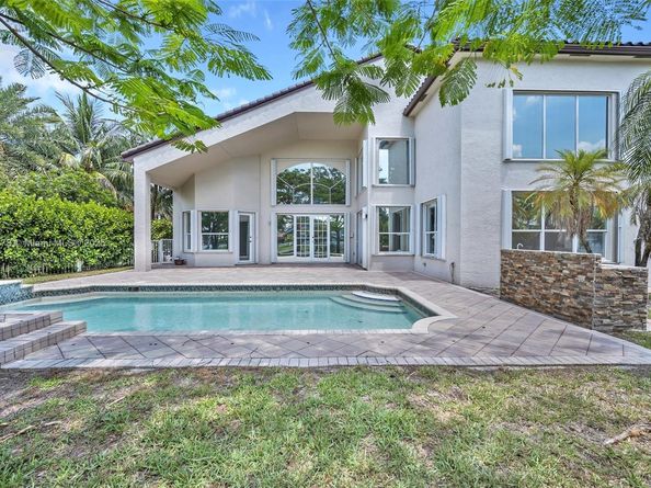 5466 SW 187th Ter, Miramar FL 33029