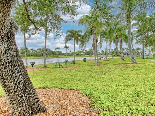 5466 SW 187th Ter, Miramar FL 33029