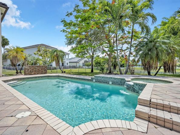 5466 SW 187th Ter, Miramar FL 33029