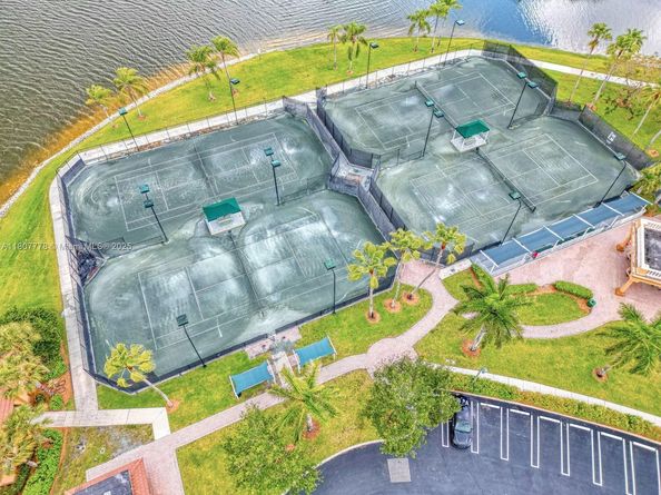 5466 SW 187th Ter, Miramar FL 33029