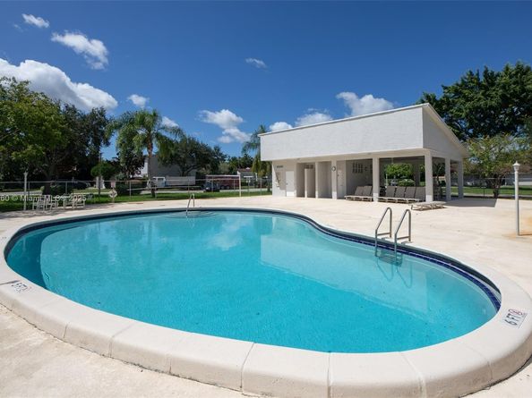 8662 Bridle Path Ct 115A, Davie FL 33328